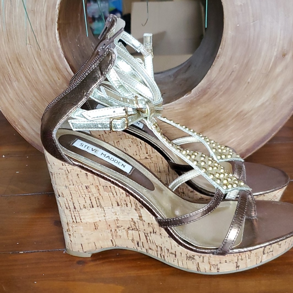 Steve Madden - Picture 2 of 4
